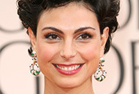 Morena-baccarin-golden-globe-look-side
